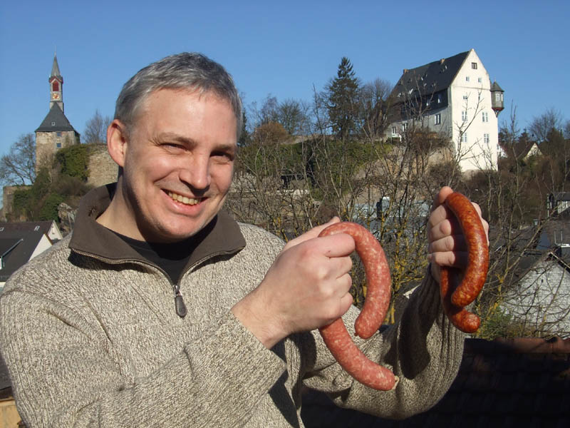 Werner Mohr mit katzenelnbogener Bratwürsten